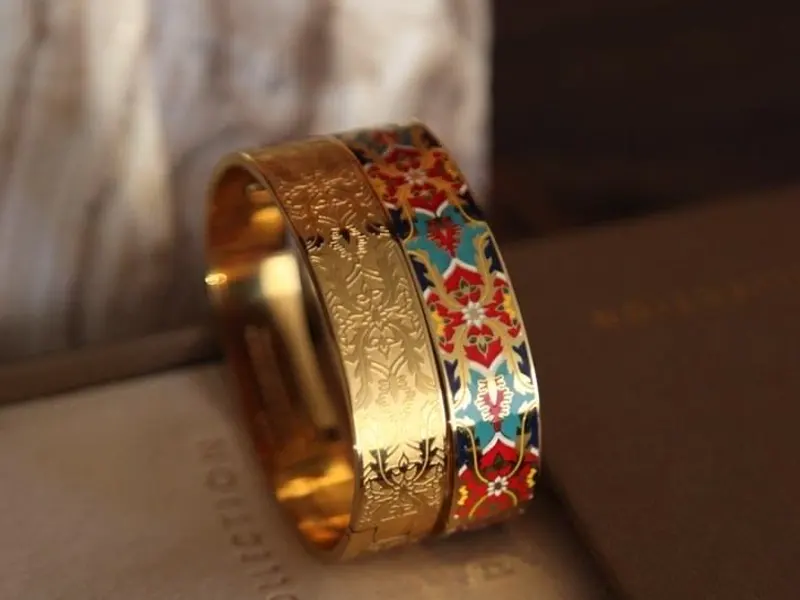 مینا کاری روی طلا